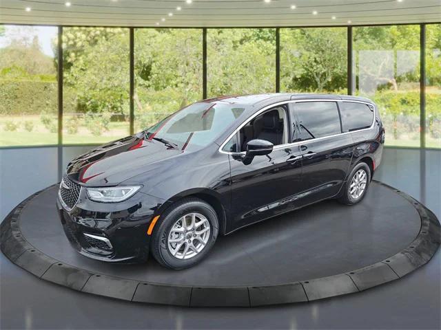 used 2024 Chrysler Pacifica car, priced at $28,900