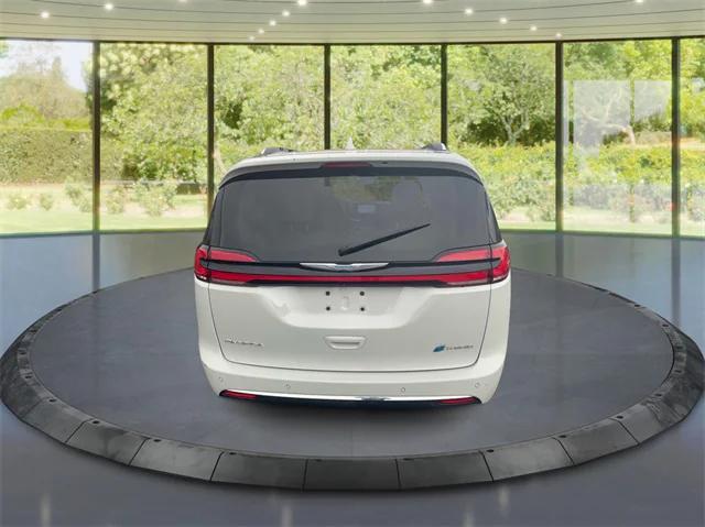 used 2021 Chrysler Pacifica Hybrid car, priced at $27,500