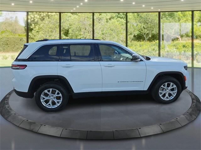 used 2023 Jeep Grand Cherokee car, priced at $32,900