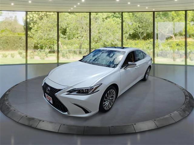 used 2022 Lexus ES 300h car, priced at $31,900