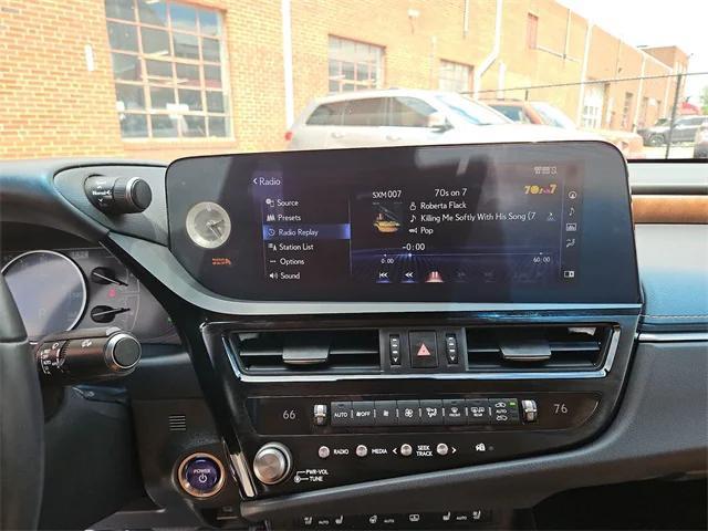 used 2022 Lexus ES 300h car, priced at $31,900
