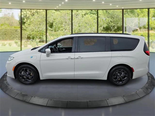 used 2021 Chrysler Pacifica Hybrid car, priced at $28,987