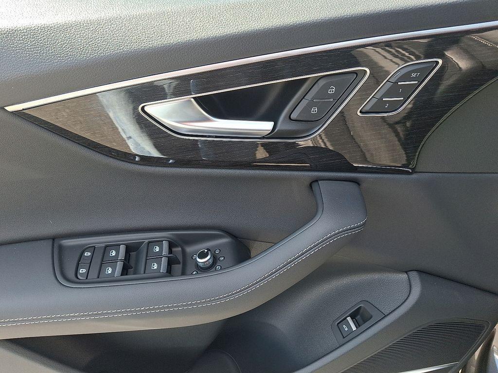 new 2026 Audi Q7 car, priced at $78,295