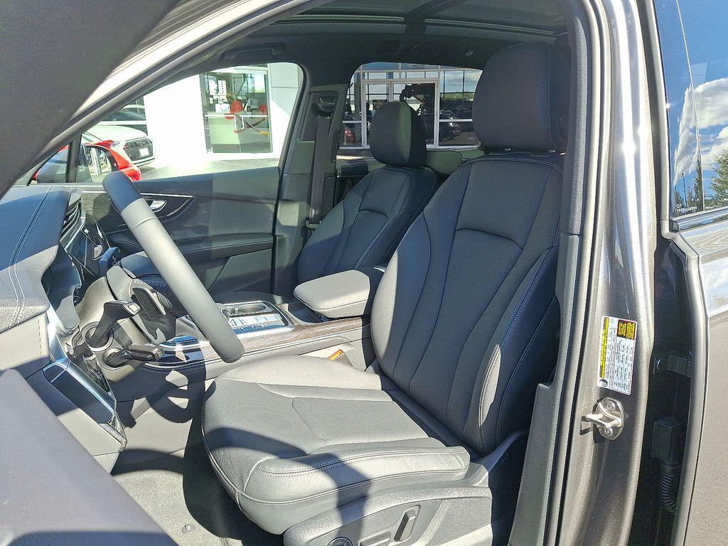 new 2026 Audi Q7 car, priced at $78,295