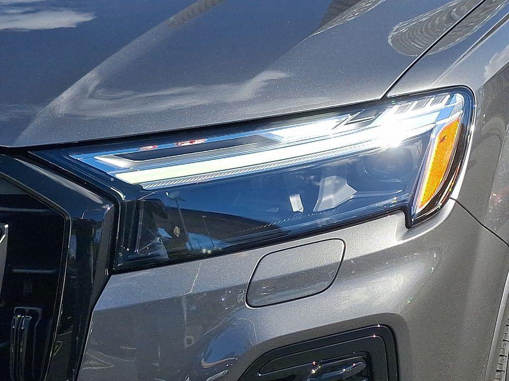 new 2026 Audi Q7 car, priced at $78,295