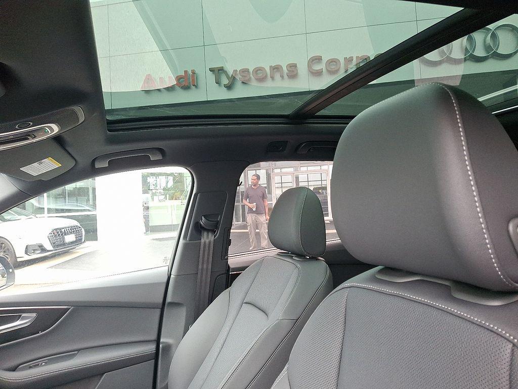 new 2025 Audi Q7 car, priced at $76,350