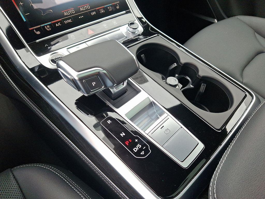 new 2025 Audi Q7 car, priced at $76,350