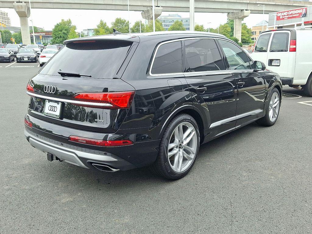 new 2025 Audi Q7 car, priced at $76,350