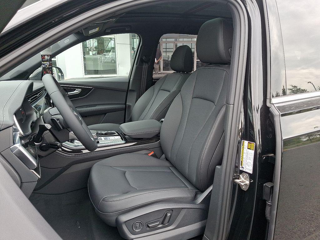 new 2025 Audi Q7 car, priced at $76,350