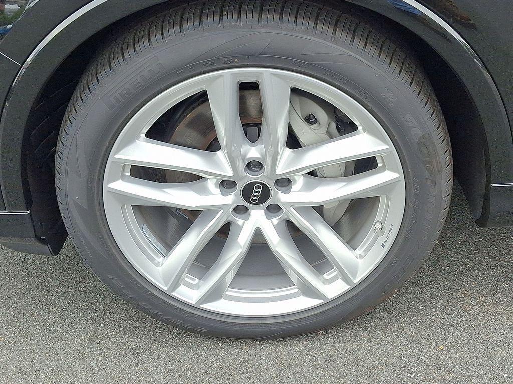 new 2025 Audi Q7 car, priced at $76,350