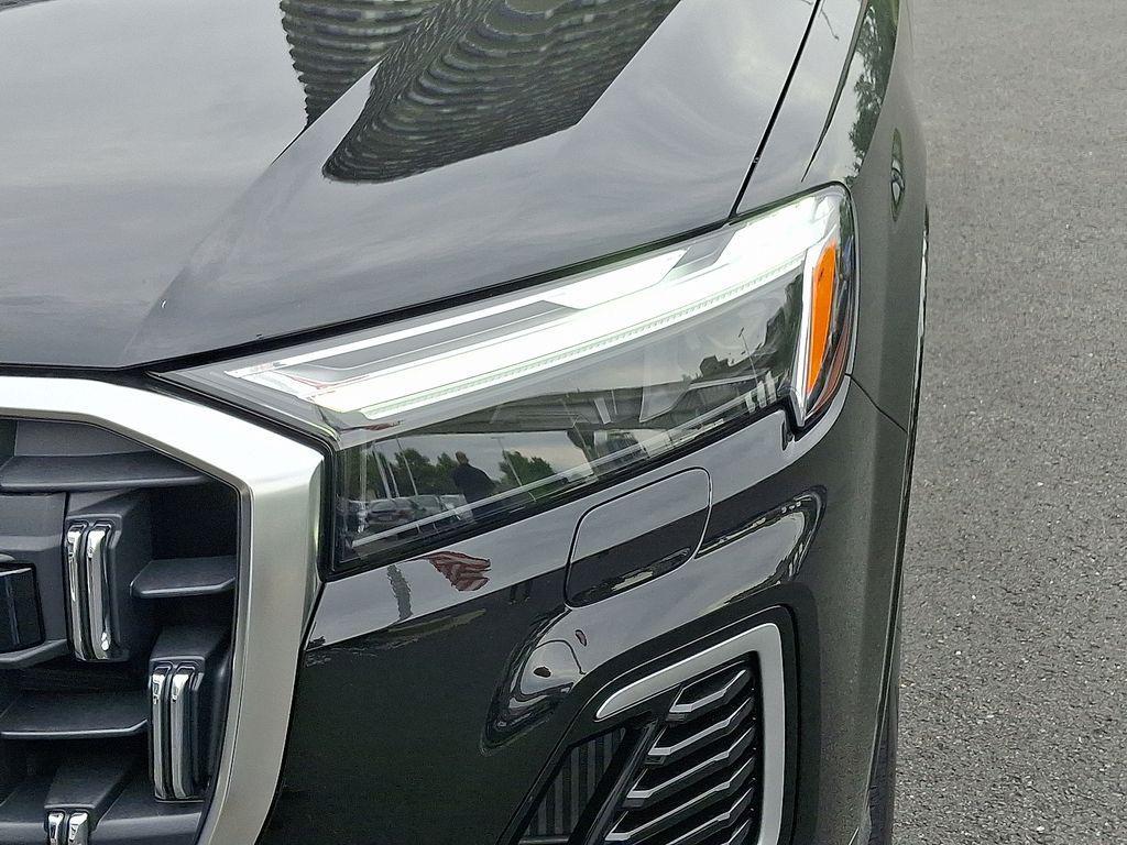 new 2025 Audi Q7 car, priced at $76,350