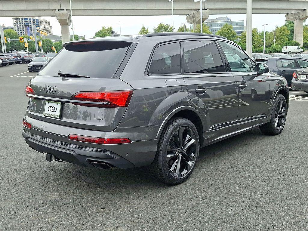 new 2025 Audi Q7 car, priced at $75,305