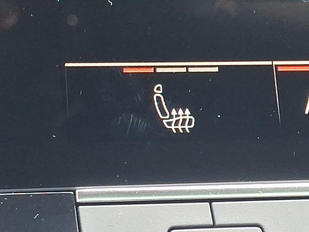 new 2025 Audi Q7 car, priced at $75,305