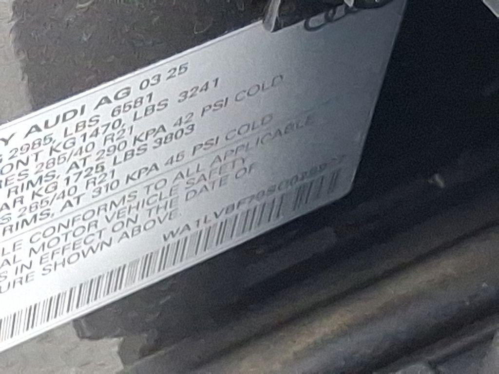 new 2025 Audi Q7 car, priced at $75,305