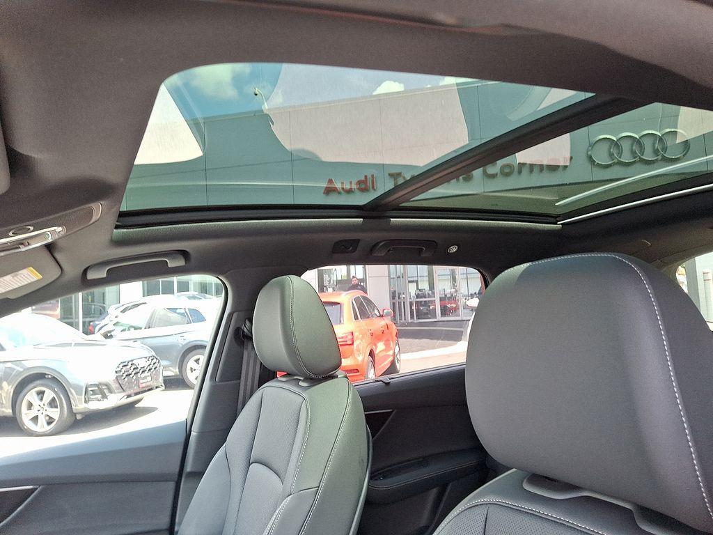 new 2025 Audi Q7 car, priced at $76,350