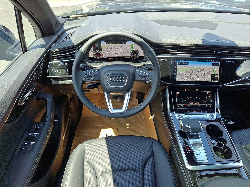 new 2025 Audi Q7 car, priced at $76,350