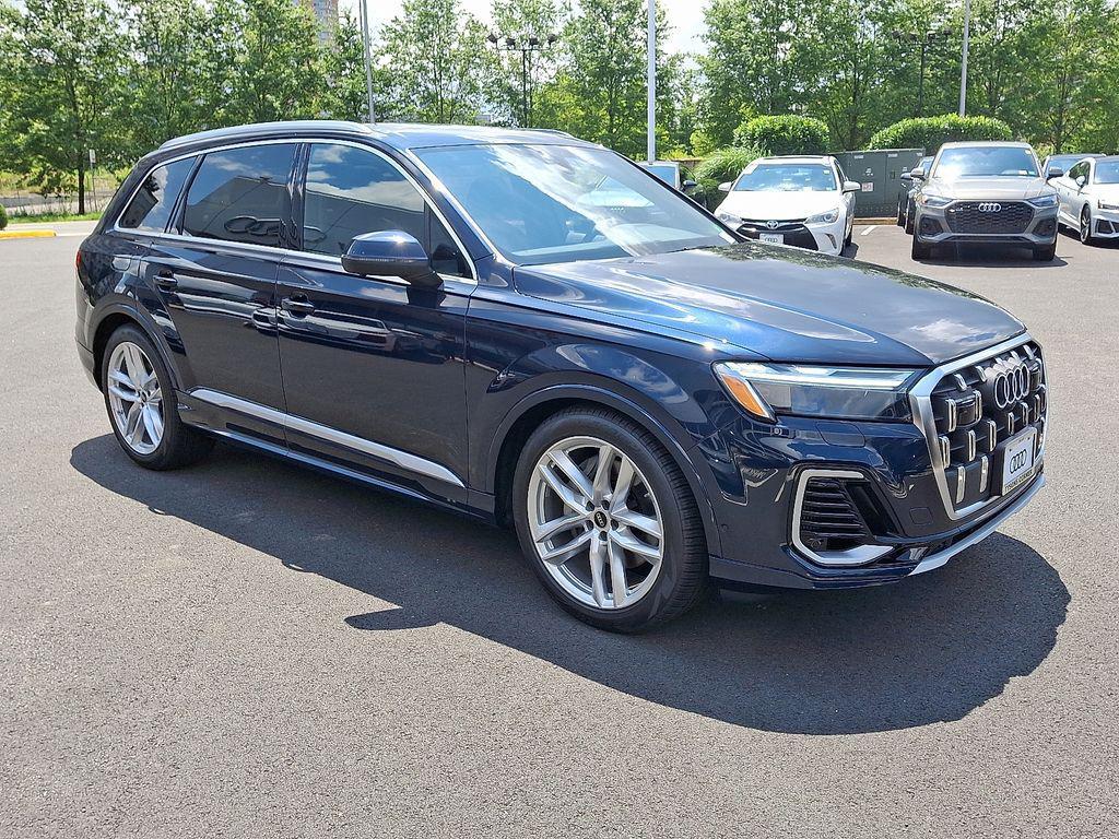 new 2025 Audi Q7 car, priced at $76,350