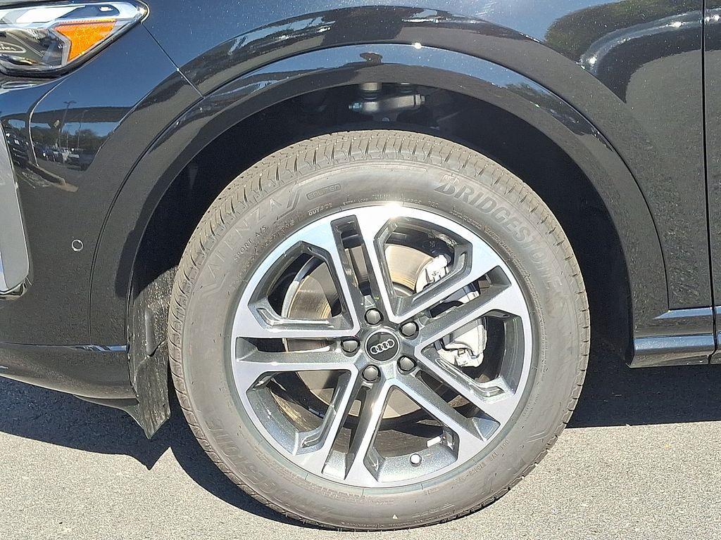 new 2025 Audi Q5 car, priced at $57,660