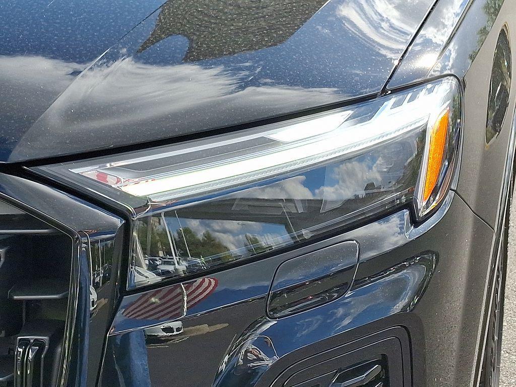 new 2025 Audi Q7 car, priced at $77,450