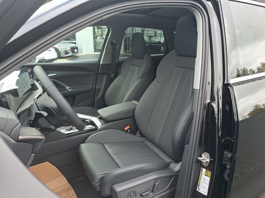 new 2025 Audi Q5 car, priced at $61,950