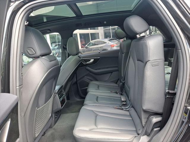 new 2025 Audi Q7 car, priced at $77,580
