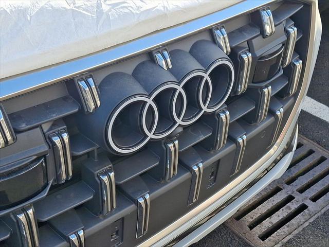 new 2025 Audi Q7 car, priced at $76,800