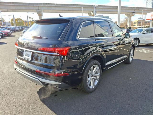 new 2025 Audi Q7 car, priced at $70,900