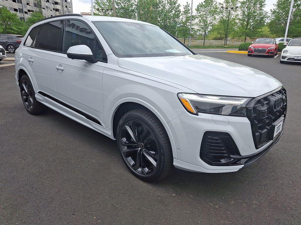new 2025 Audi Q7 car, priced at $77,880