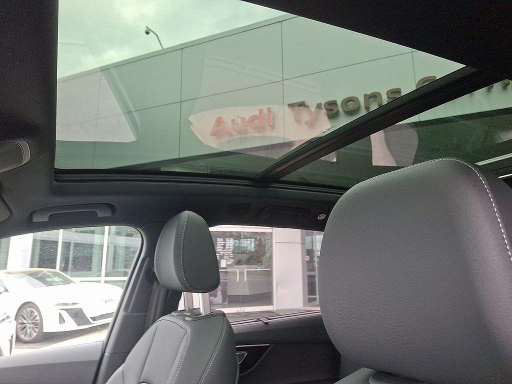 new 2025 Audi Q7 car, priced at $77,880