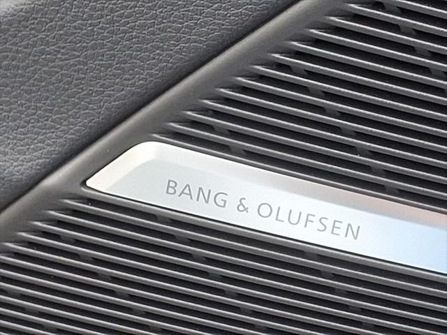 new 2025 Audi Q7 car, priced at $77,880