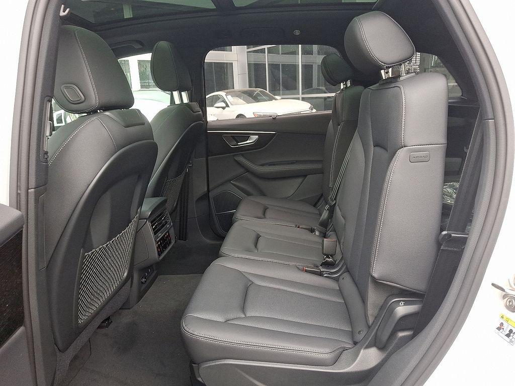 new 2025 Audi Q7 car, priced at $77,880