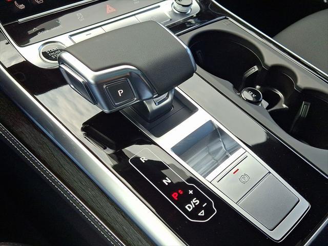 new 2025 Audi Q7 car, priced at $77,580