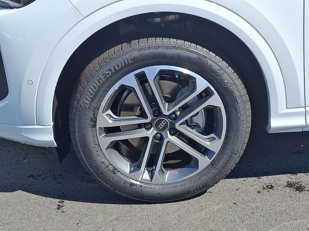 new 2025 Audi Q5 car, priced at $58,100
