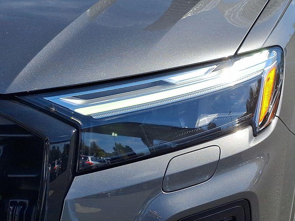 new 2026 Audi Q7 car, priced at $78,140