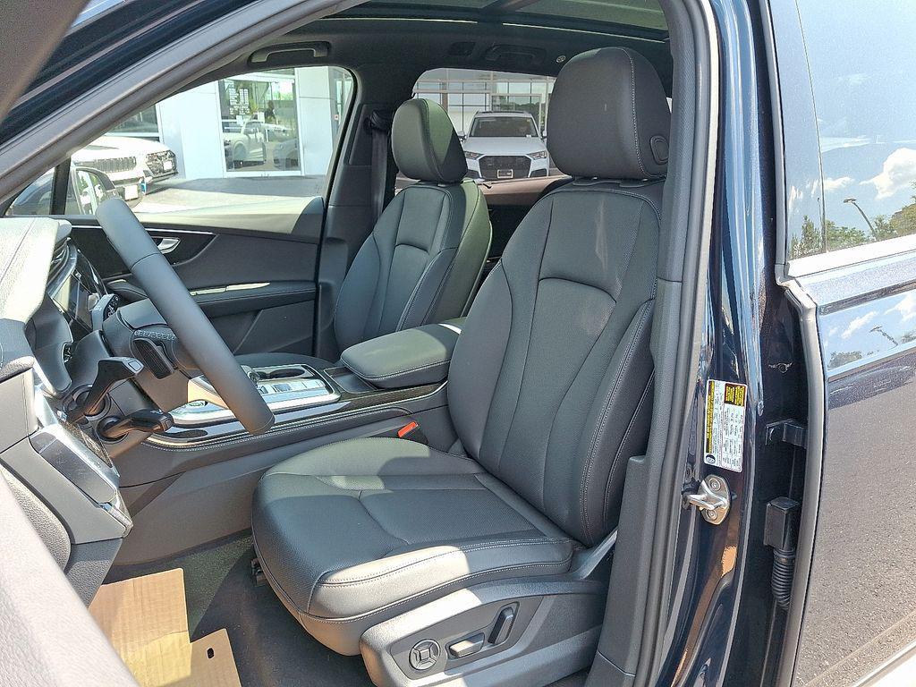 new 2025 Audi Q7 car, priced at $75,350