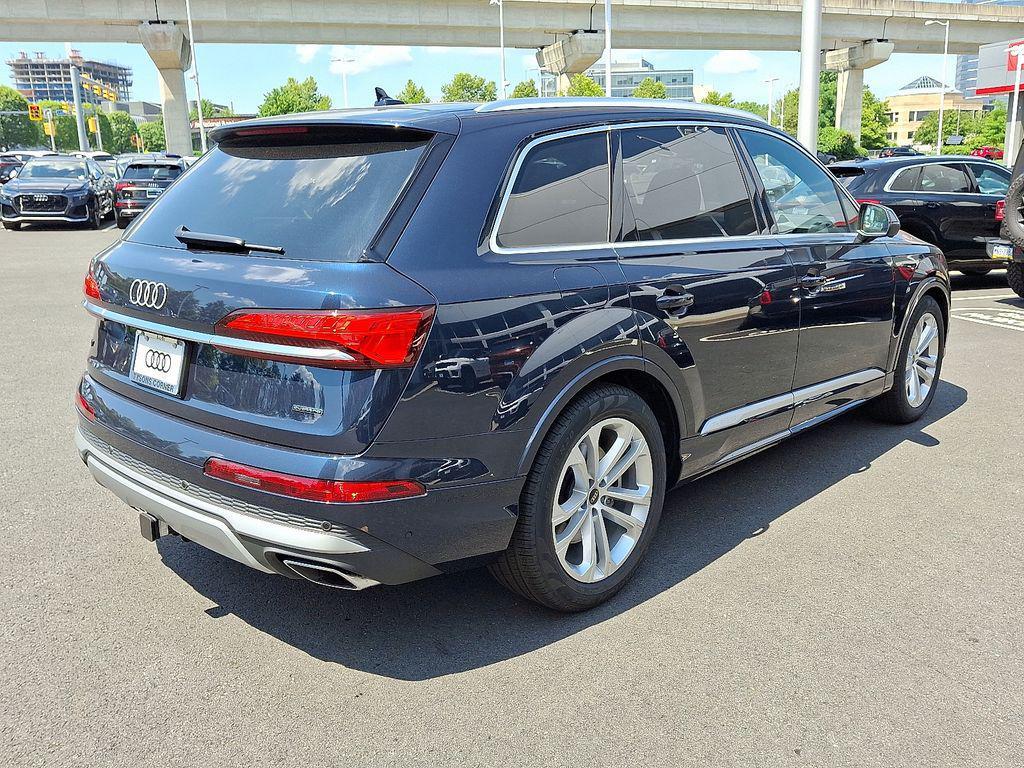 new 2025 Audi Q7 car, priced at $75,350