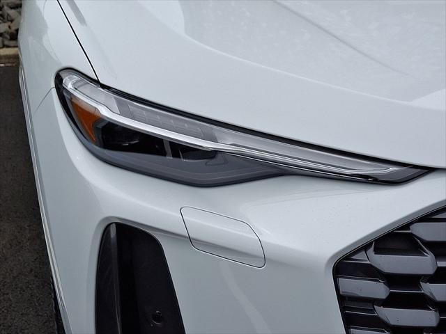 new 2025 Audi Q5 car, priced at $60,975