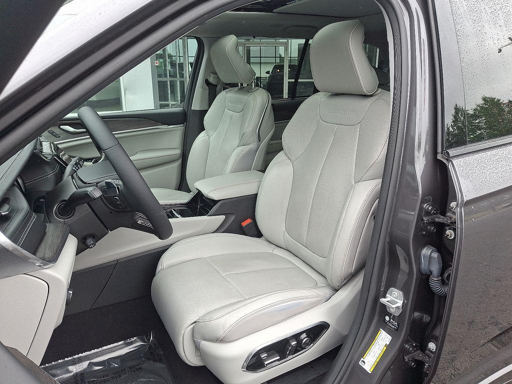 used 2022 Jeep Grand Cherokee 4xe car, priced at $31,000