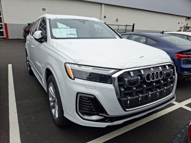 new 2025 Audi Q7 car, priced at $75,505