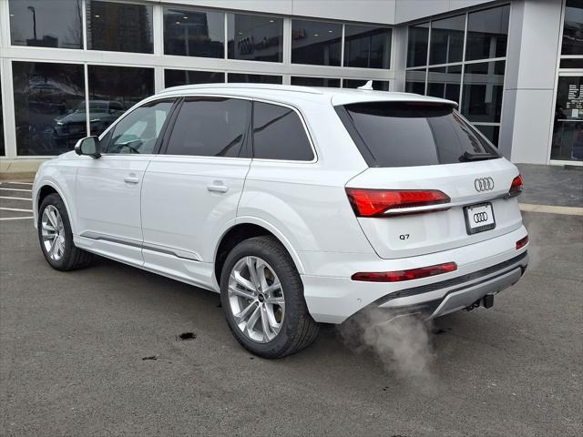 new 2025 Audi Q7 car, priced at $75,505