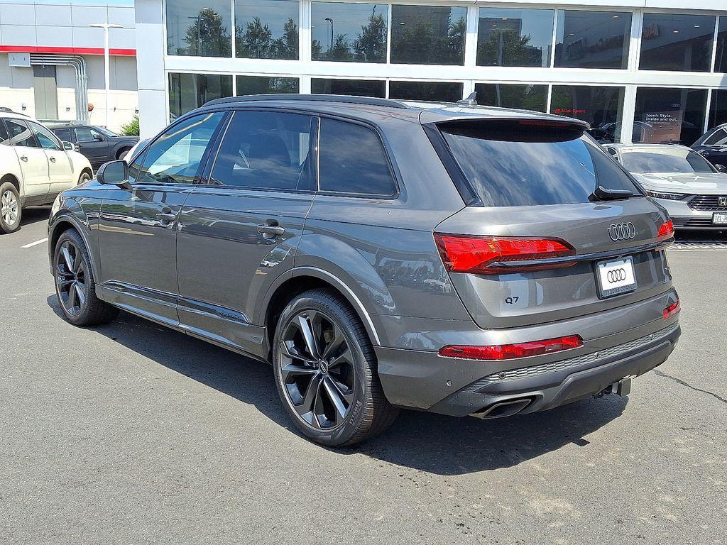 new 2025 Audi Q7 car, priced at $77,580