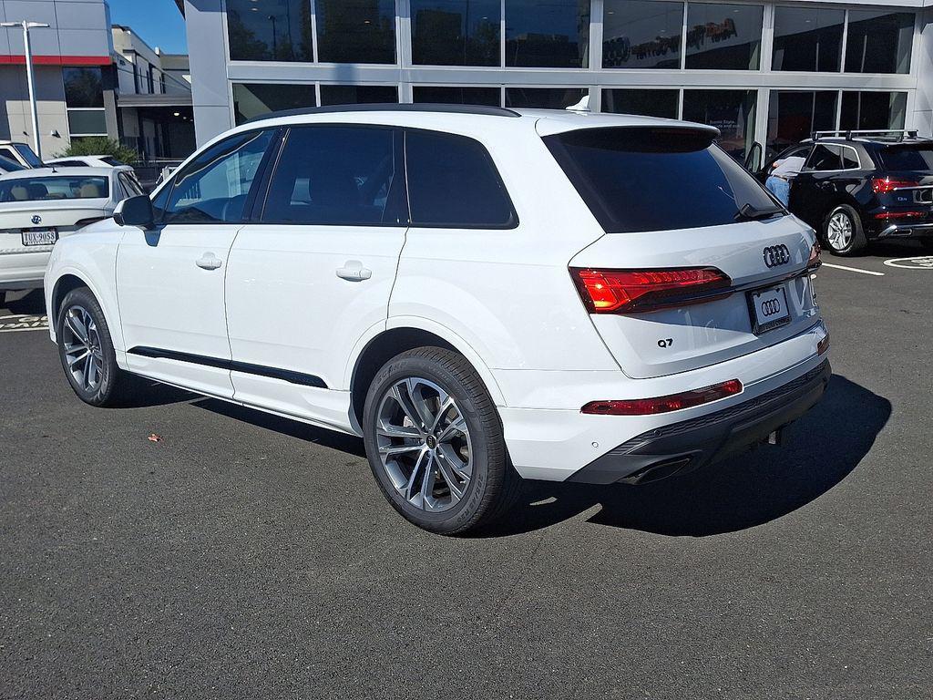 new 2026 Audi Q7 car, priced at $68,295