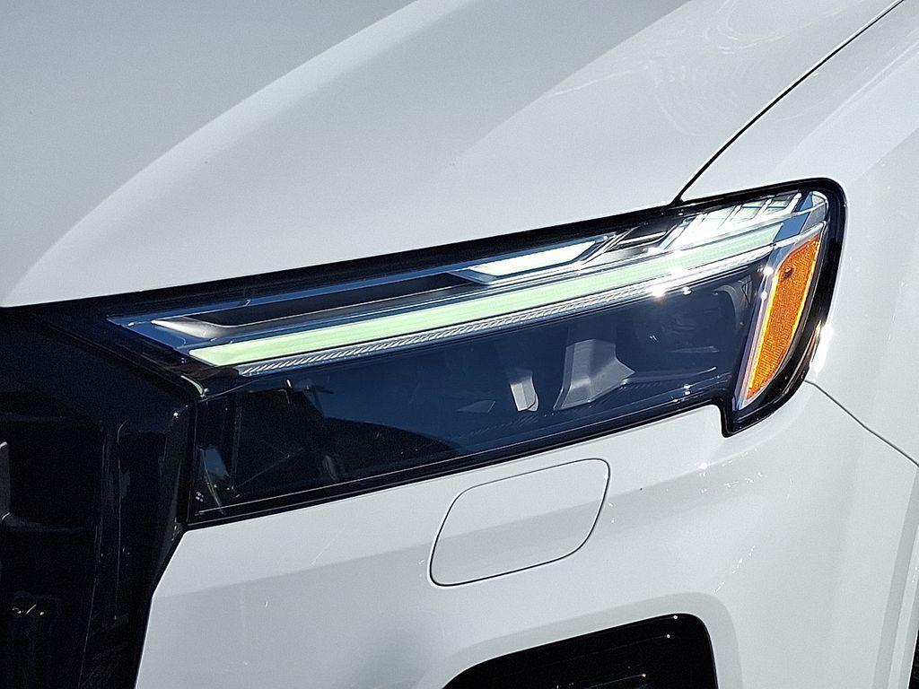 new 2026 Audi Q7 car, priced at $68,295