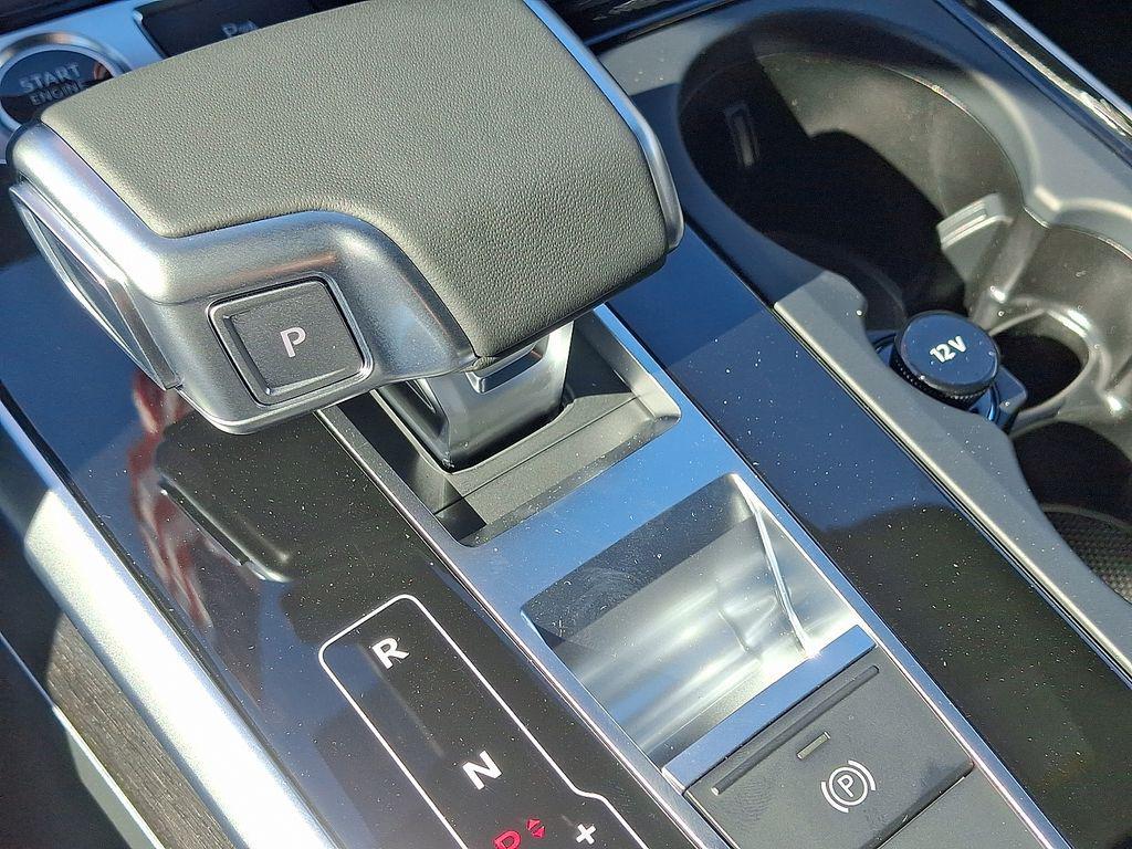 new 2026 Audi Q7 car, priced at $68,295