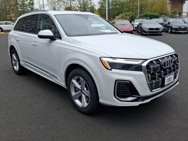 new 2025 Audi Q7 car, priced at $69,455