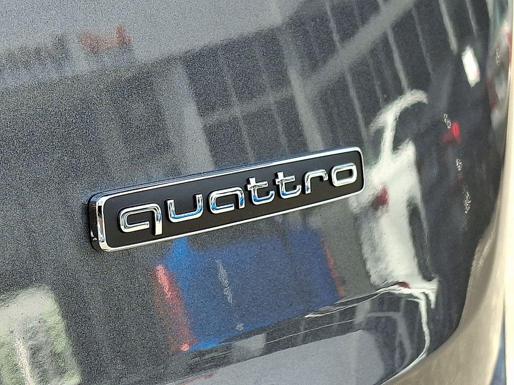 new 2025 Audi Q7 car, priced at $77,580