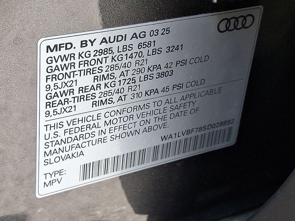 new 2025 Audi Q7 car, priced at $77,580