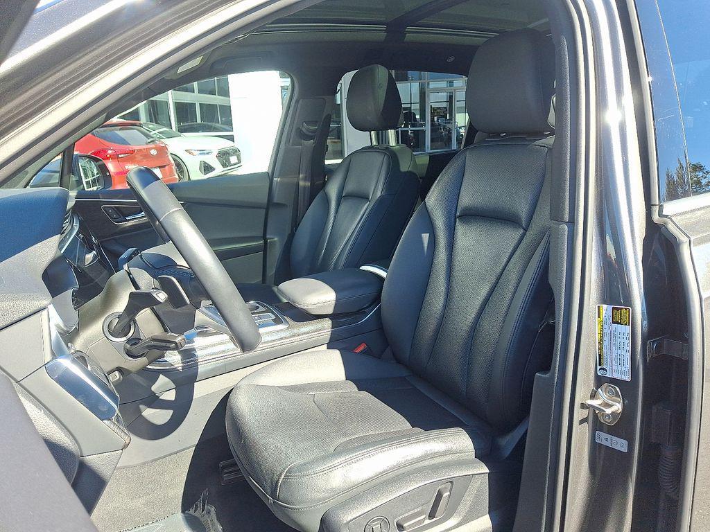 used 2021 Audi Q7 car, priced at $27,720