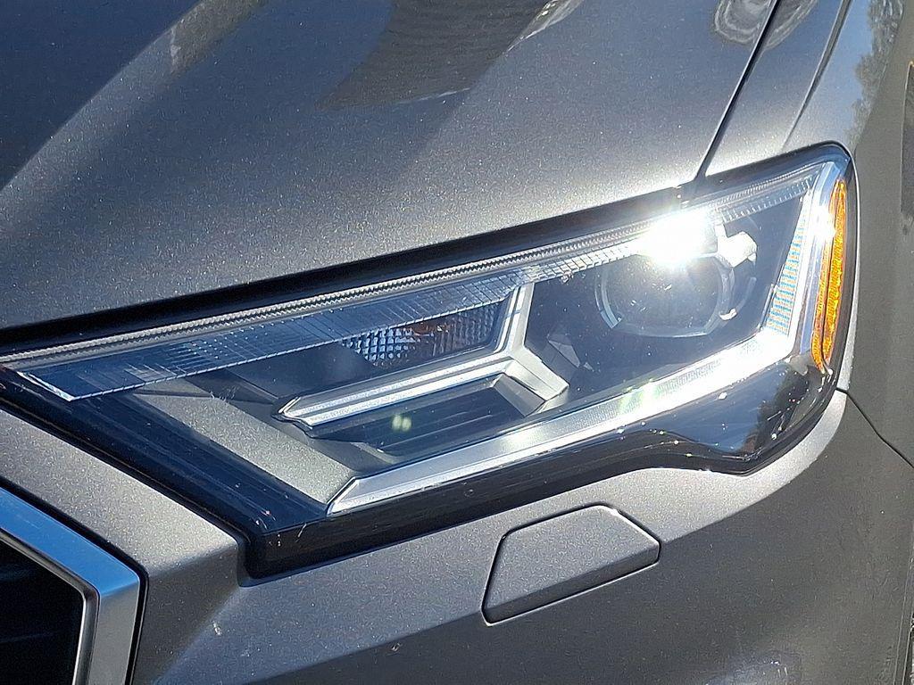 used 2021 Audi Q7 car, priced at $27,720