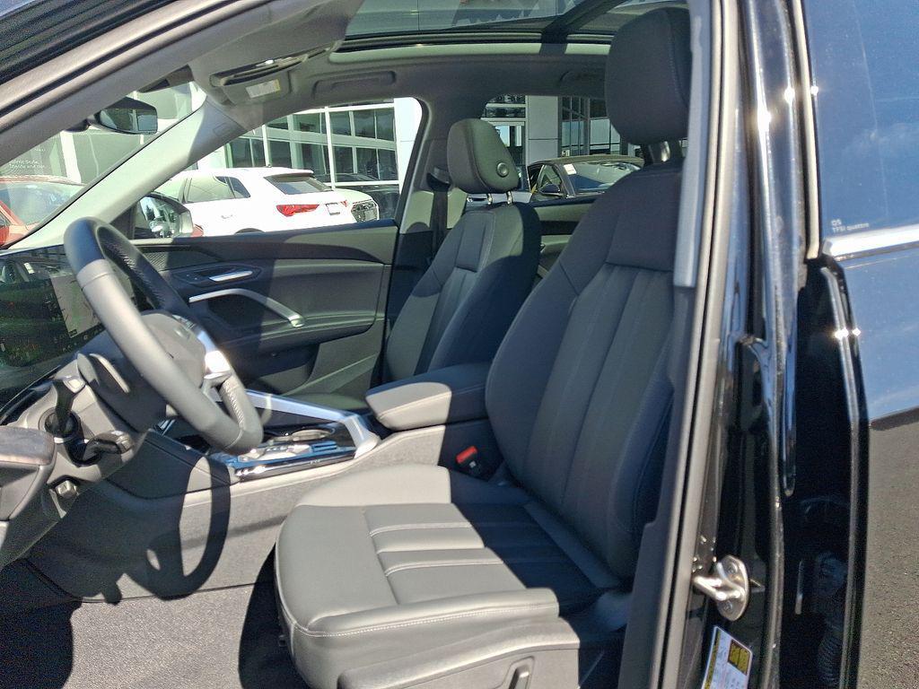 new 2025 Audi Q5 car, priced at $58,190